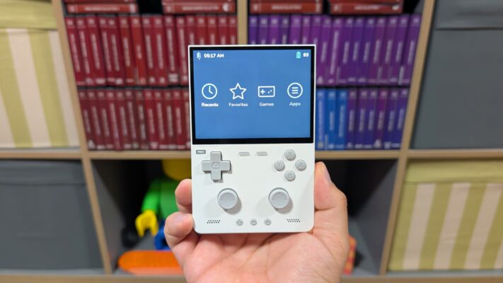 SpruceOS v4.4.0 giao diện chạy trên TrimUI Brick Pro
